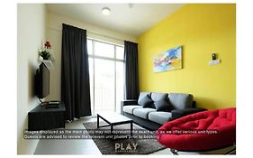 Play Residence At Golden Hills